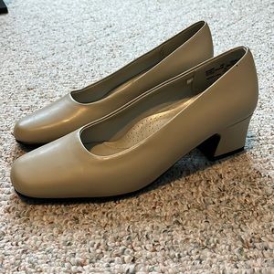 New Ashley Taylor Low Block Heel Wide Dress Shoes 7